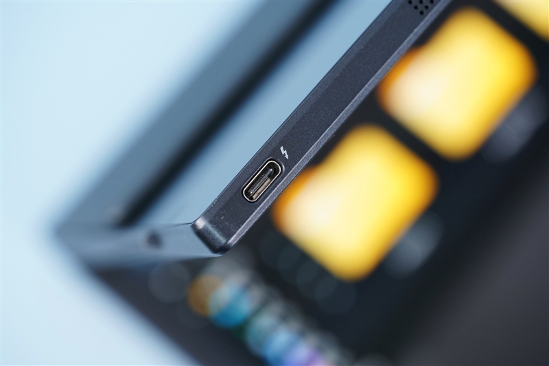 17.3-inch luxury folding screen! ASUS Lingyao X Fold Evaluation: One can be used as six.