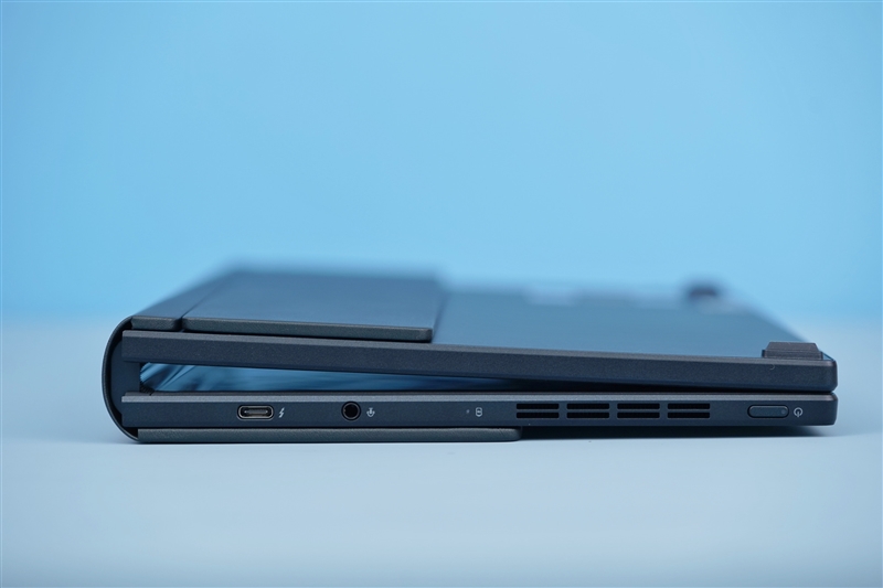 17.3-inch luxury folding screen! ASUS Lingyao X Fold Evaluation: One can be used as six.