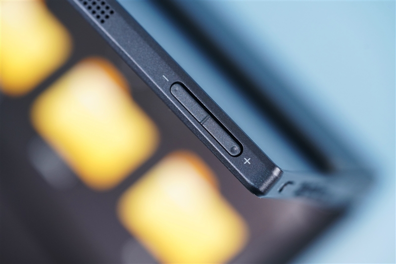 17.3-inch luxury folding screen! ASUS Lingyao X Fold Evaluation: One can be used as six.