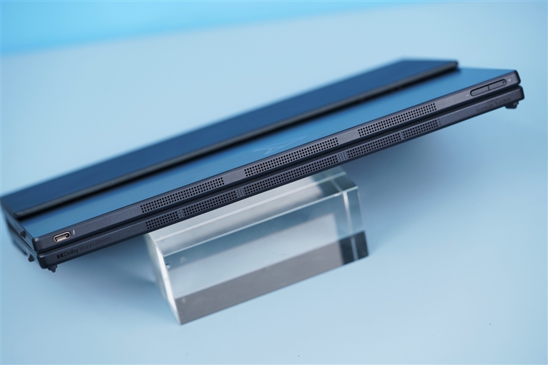 17.3-inch luxury folding screen! ASUS Lingyao X Fold Evaluation: One can be used as six.
